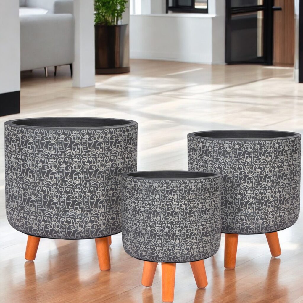 Hoofd bloempot op standaard - set - zwart - lian maampottery - sfeerfoto